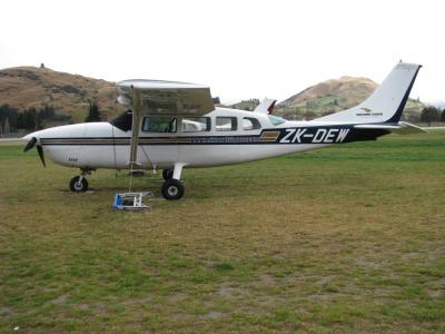 Cessna 207, ZK-DEW. Credit TAIC.